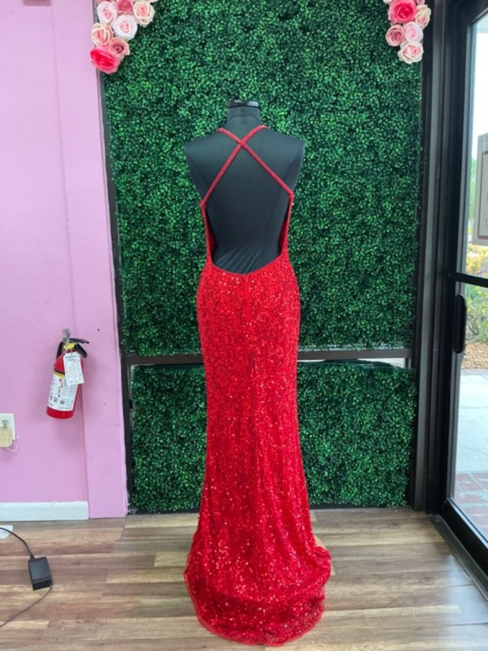 Privamera, Red, Size 8 - Picture 2 of 2